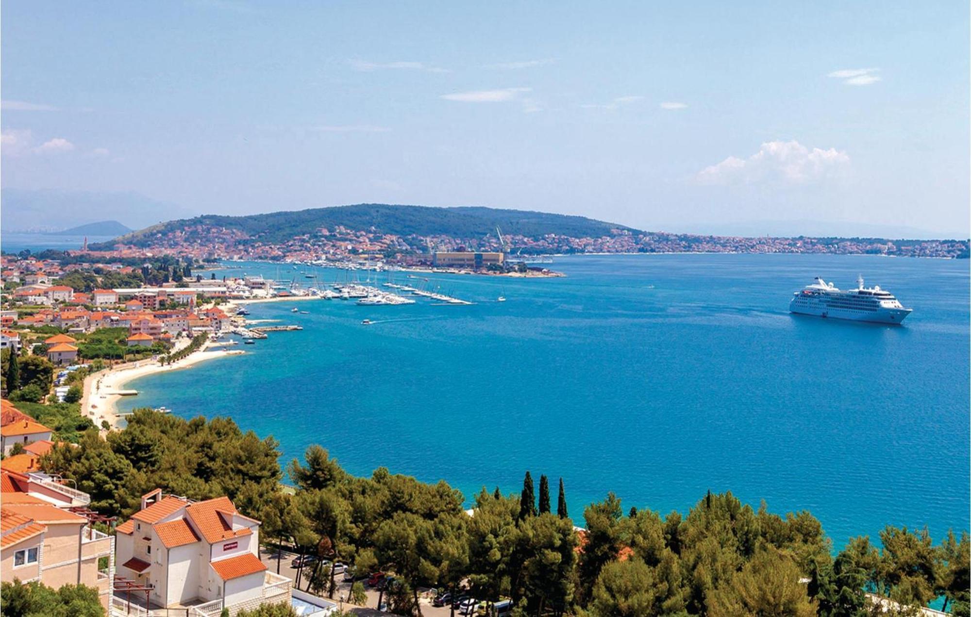 3 Bedroom Gorgeous Apartment In Trogir Exterior foto