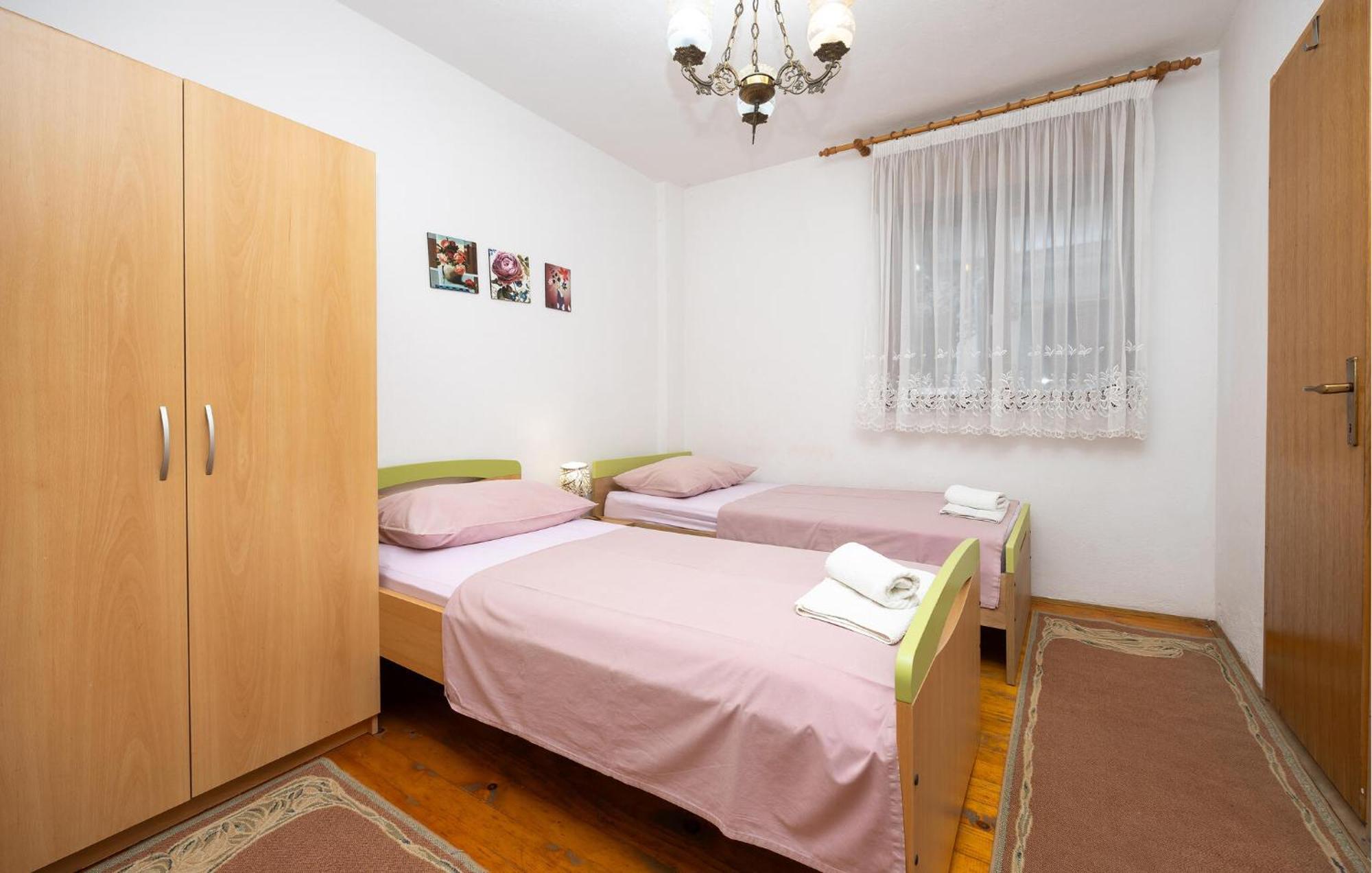 3 Bedroom Gorgeous Apartment In Trogir Exterior foto