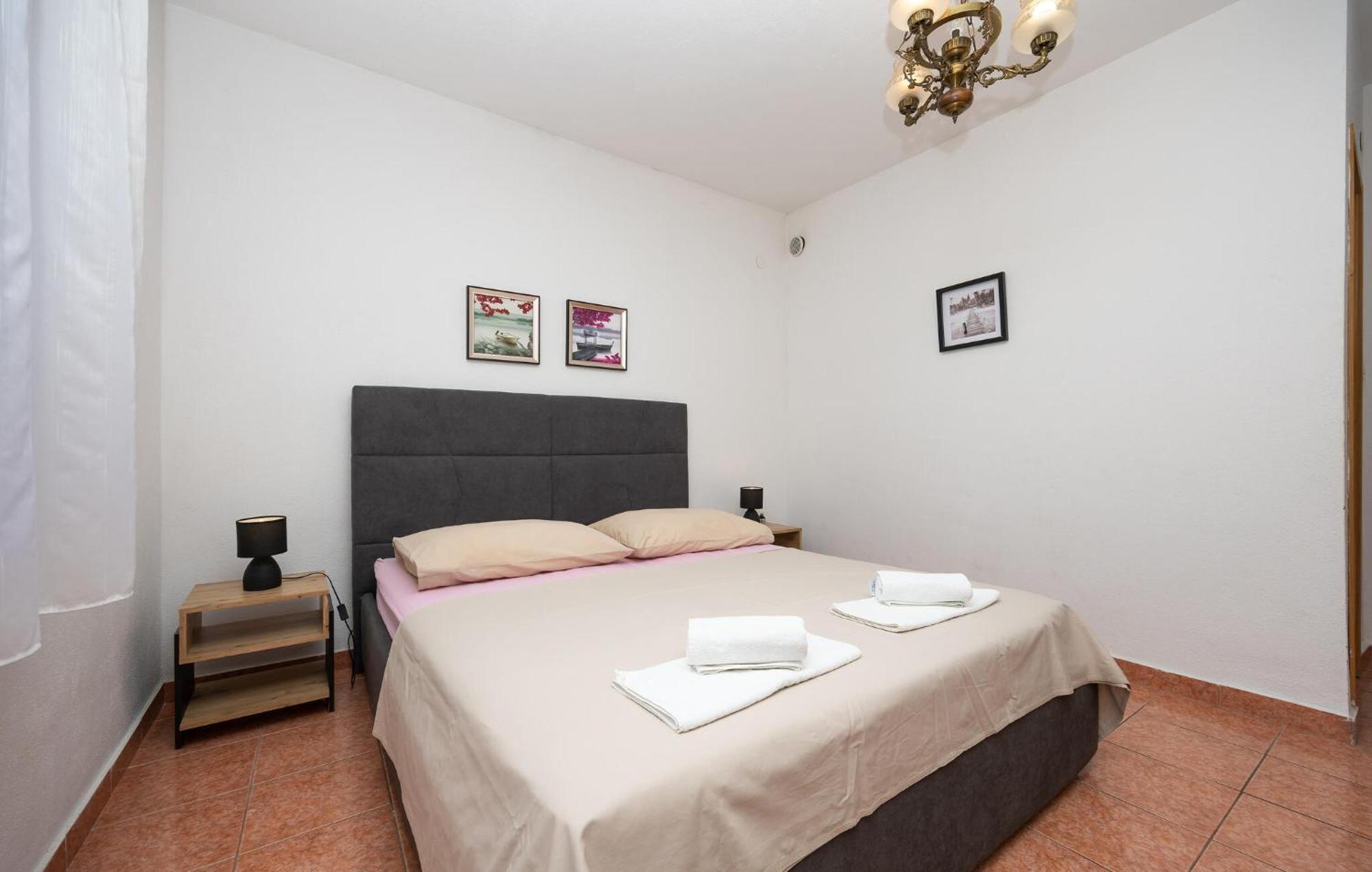 3 Bedroom Gorgeous Apartment In Trogir Exterior foto