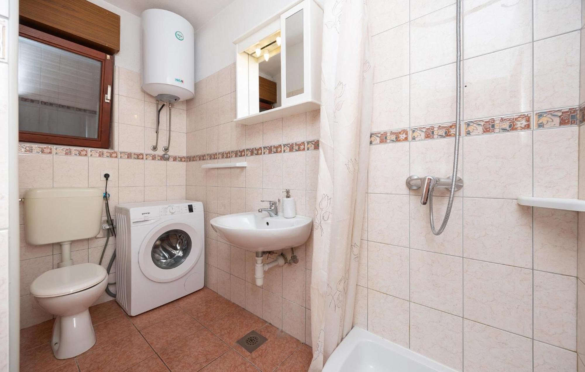 3 Bedroom Gorgeous Apartment In Trogir Exterior foto