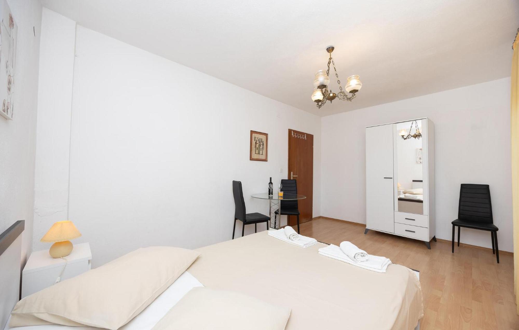 3 Bedroom Gorgeous Apartment In Trogir Exterior foto
